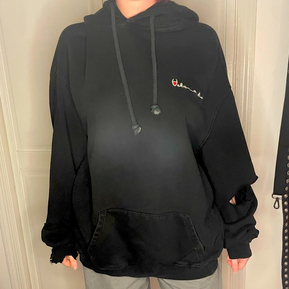 Vetements Distressed Hoodie - Picture 3 of 9